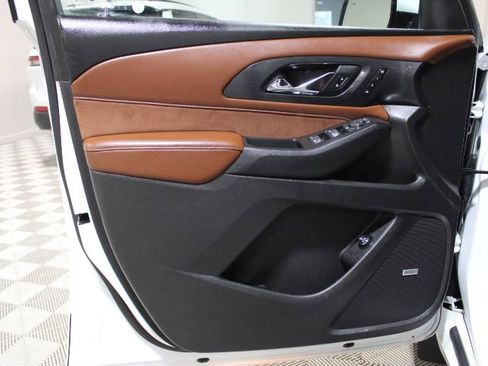 Used 2018 Chevrolet Traverse High Country image 18