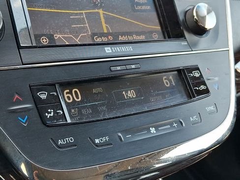 Used 2014 Toyota Avalon Limited FWD image 18