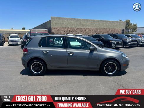 Used 2014 Volkswagen Golf 4-Door FWD image 5