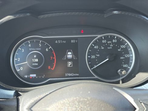 Used 2025 Nissan Versa SV image 38