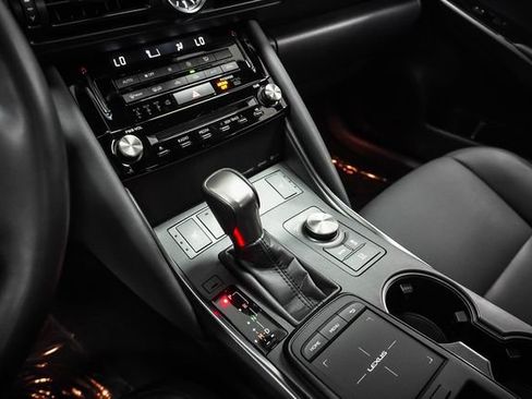 Certified 2025 Lexus IS 300 F Sport image 17