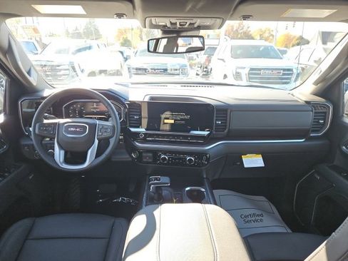 New 2026 GMC Sierra 1500 SLT image 17