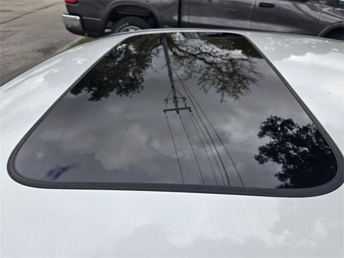 Used 2019 Acura TLX image 13