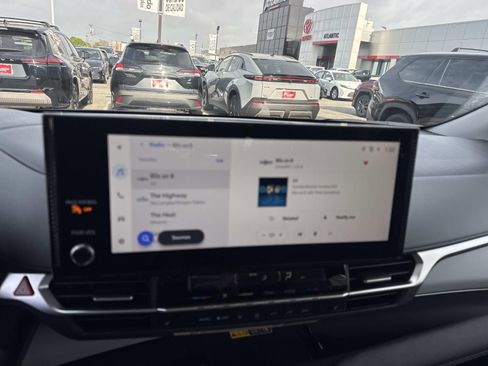 New 2026 Toyota Sienna XLE AWD/4WD image 13