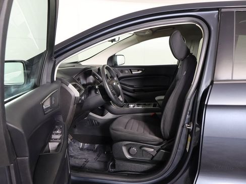 Used 2022 Ford Edge SE image 25