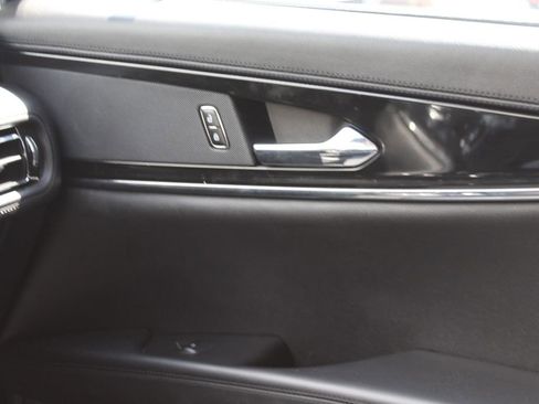 Used 2023 Lincoln Nautilus Reserve AWD/4WD image 19