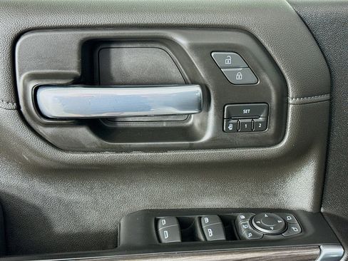 Used 2021 Chevrolet Silverado 2500 LTZ w/ LTZ Convenience Package image 22