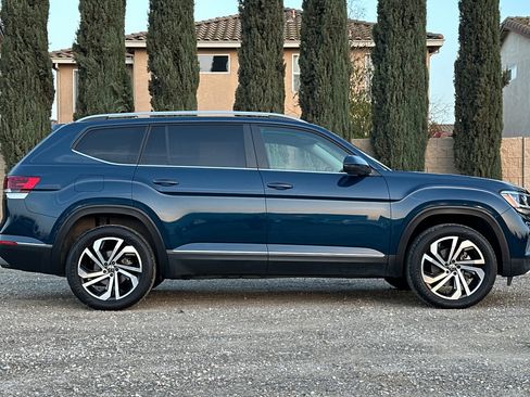 Used 2022 Volkswagen Atlas SEL image 3
