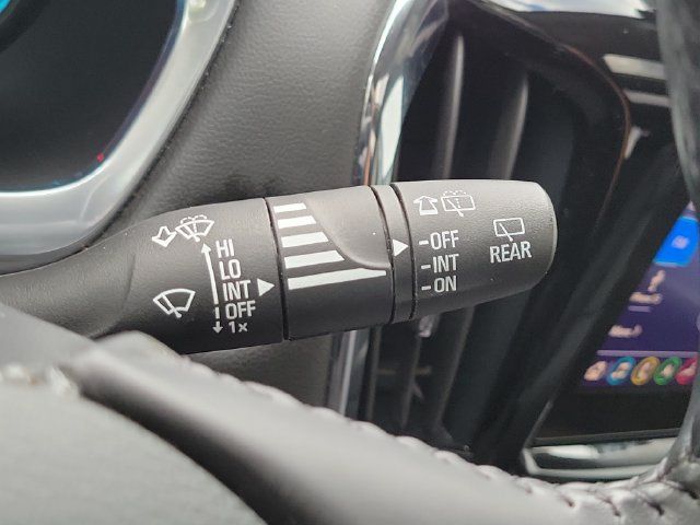 Used 2021 Chevrolet Traverse LT w/ LT Premium Package AWD/4WD image 18