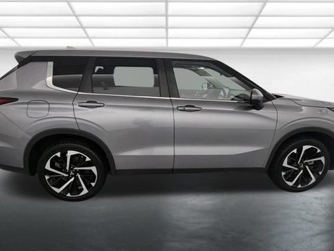 Used 2023 Mitsubishi Outlander SE AWD/4WD image 8