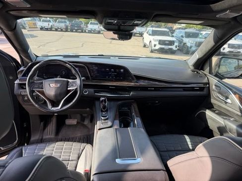 Used 2022 Cadillac Escalade Sport Platinum AWD/4WD image 2