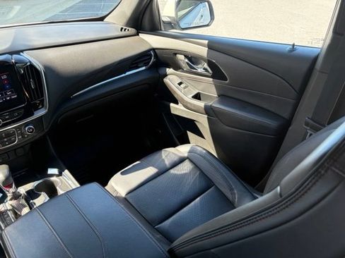 Used 2023 Chevrolet Traverse RS AWD/4WD image 36