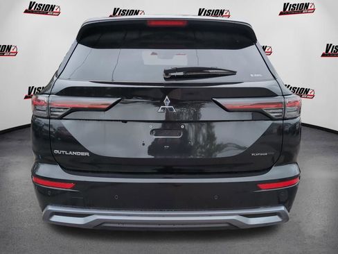 Used 2025 Mitsubishi Outlander AWD image 4