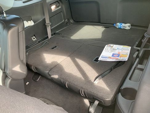 Used 2024 Ford Explorer XLT w/ Equipment Group 202A image 18