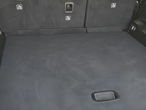 Used 2024 Jeep Grand Cherokee Laredo X image 10