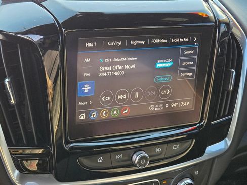 Used 2023 Chevrolet Traverse Premier FWD image 19