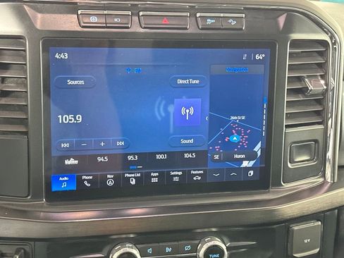 Used 2023 Ford F350 Lariat w/ Chrome Package image 24