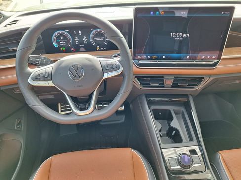 New 2026 Volkswagen Tiguan SEL R-Line AWD/4WD image 21