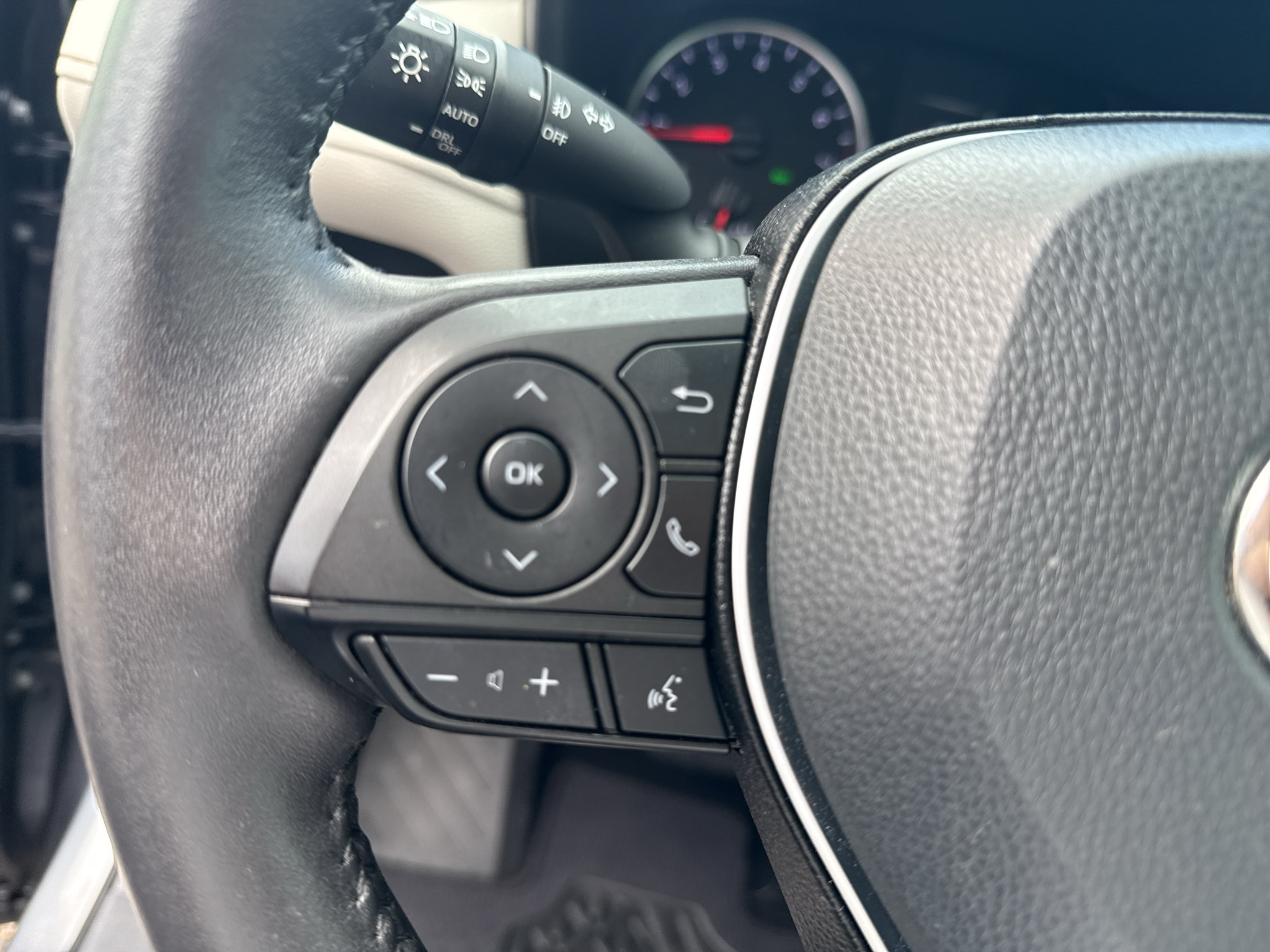 Certified 2021 Toyota RAV4 XLE Premium AWD/4WD image 21
