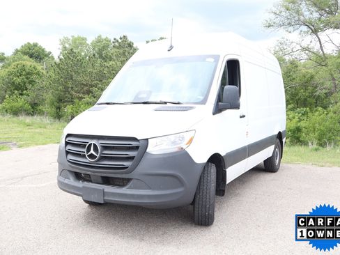 Used 2025 Mercedes-Benz Sprinter 2500 image 12