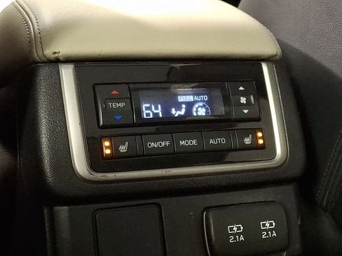 Used 2022 Subaru Ascent Limited w/ Technology Package image 15