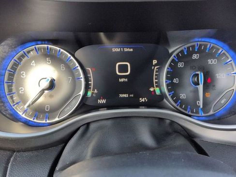 Certified 2024 Chrysler Pacifica Touring-L image 17