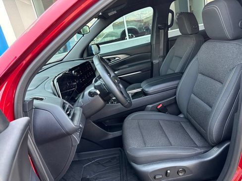 Used 2024 Chevrolet Traverse LT FWD image 21