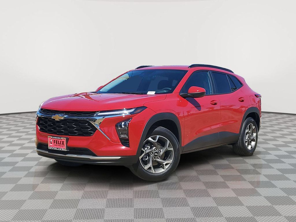 Used 2026 Chevrolet Trax LT FWD image 2
