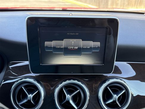 Used 2016 Mercedes-Benz GLA 250 GLA 250 image 24