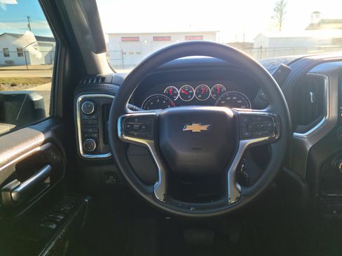 Used 2020 Chevrolet Silverado 2500 LT w/ Z71 Off-Road Package image 9