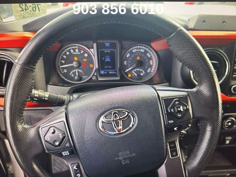 Used 2020 Toyota Tacoma TRD Off-Road image 13