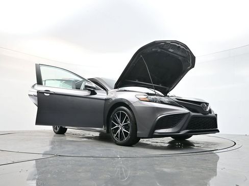 Used 2024 Toyota Camry SE image 37