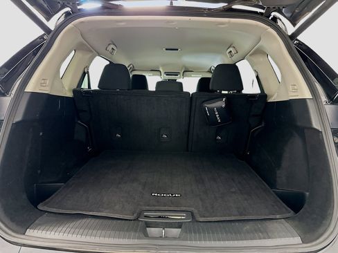 Used 2025 Nissan Rogue SV image 29