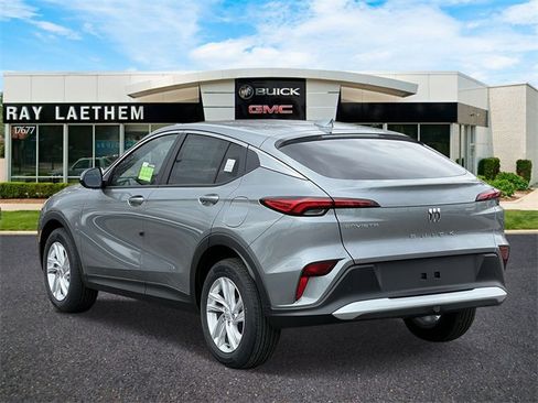 Used 2025 Buick Envista Preferred w/ Convenience I Package image 3