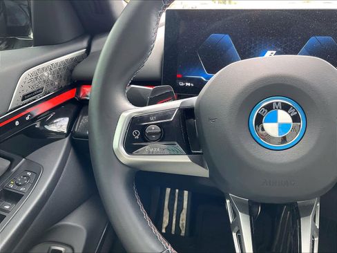 Used 2024 BMW i5 M60 w/ Premium Package image 17
