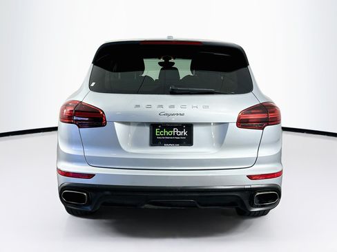 Used 2016 Porsche Cayenne AWD/4WD image 7