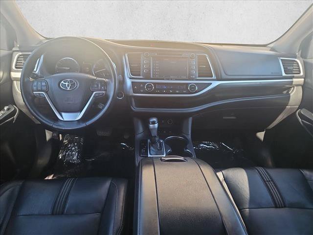 Used 2018 Toyota Highlander SE AWD/4WD image 17