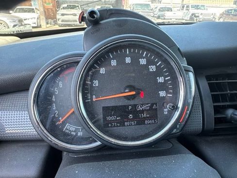 Used 2018 MINI Cooper 4-Door Hardtop FWD image 11