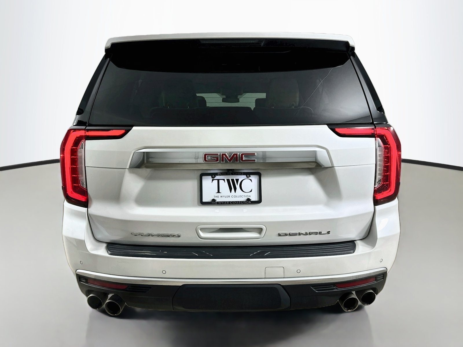 Used 2023 GMC Yukon XL Denali w/ LPO, Floor Liner Package AWD/4WD image 6
