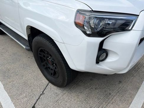 Used 2016 Toyota 4Runner SR5 Premium w/ Preferred Accessory Package AWD/4WD image 12