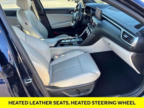 Used 2023 Genesis G70 2.0T image 13