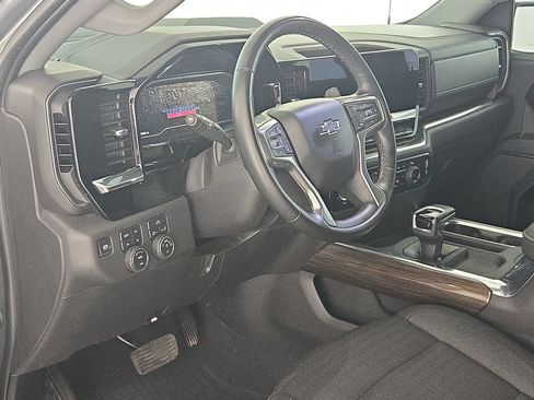 Used 2024 Chevrolet Silverado 1500 LT Trail Boss AWD/4WD image 16