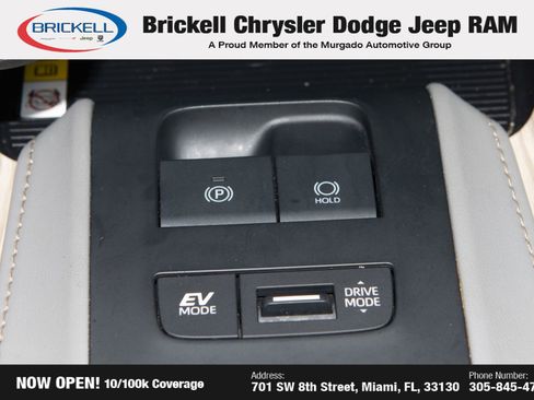 Used 2022 Toyota Venza XLE image 27