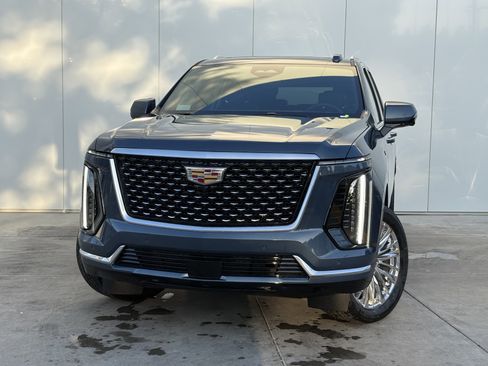New 2026 Cadillac Escalade Luxury image 1
