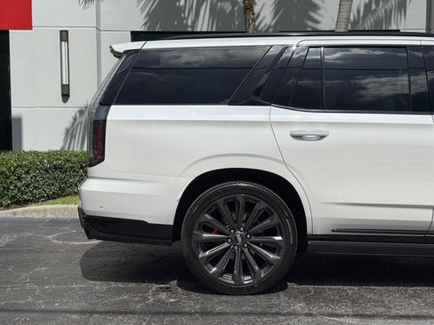 Used 2025 Cadillac Escalade V AWD/4WD image 4