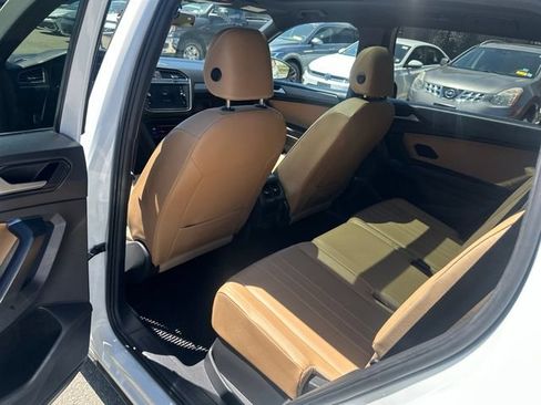 Used 2023 Volkswagen Tiguan SE w/ Panoramic Sunroof Package AWD/4WD image 24