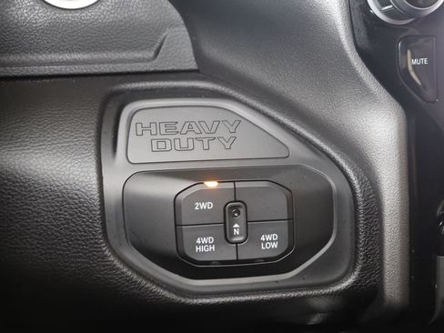 Used 2025 RAM 2500 Laramie AWD/4WD image 29