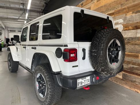 Used 2022 Jeep Wrangler Unlimited Rubicon w/ Steel Bumper Group AWD/4WD image 18