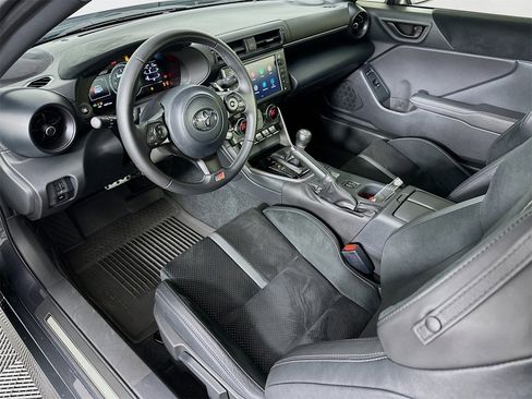Certified 2025 Toyota GR86 Premium image 21
