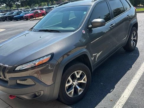 Used 2018 Jeep Cherokee Trailhawk AWD/4WD image 1